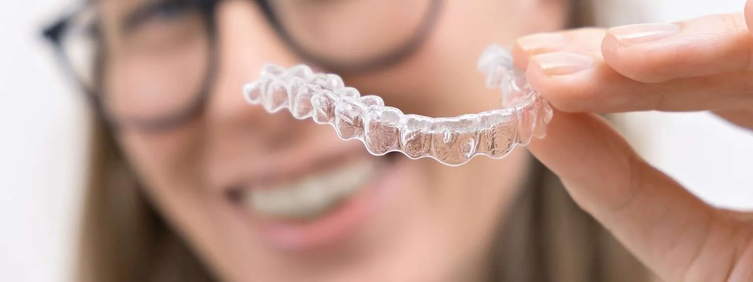 Why Invisalign is a Preferred Choice Over Traditional Metal Braces for Adults in Glendale, CA